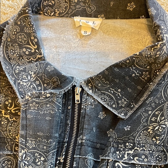 POL Black Paisley Lightweight Cotton Top (or worn as a Jacket) - Picture 7 of 13